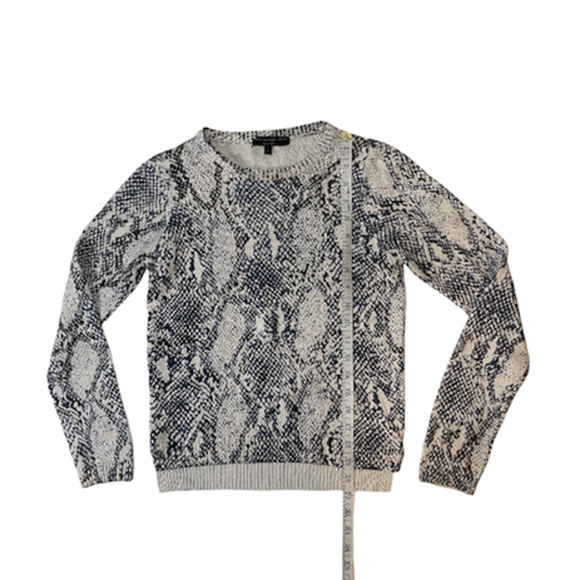 Generation Love Sweater Size Small - Picture 10 of 12